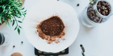 Buying an Automatic Coffee Machine for the Office: Capacity, Cleaning and Drink Choice Explained